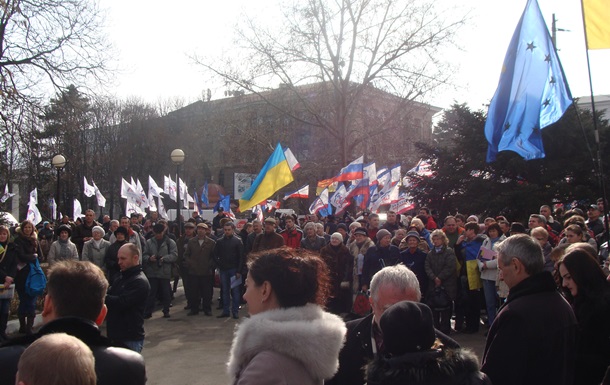 СМИ: у Рады Крыма соберутся сторонники и противники отделения, возможны столкновения