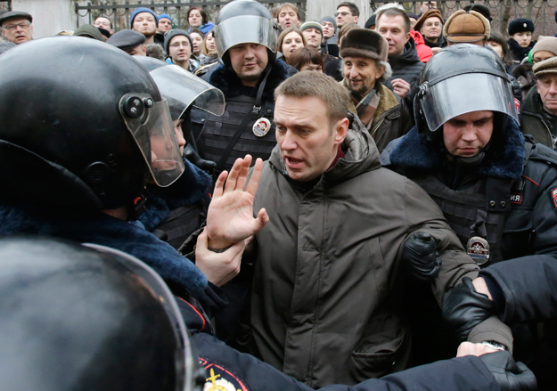 СК требует посадить Навального под домашний арест, повод — арест на митинге