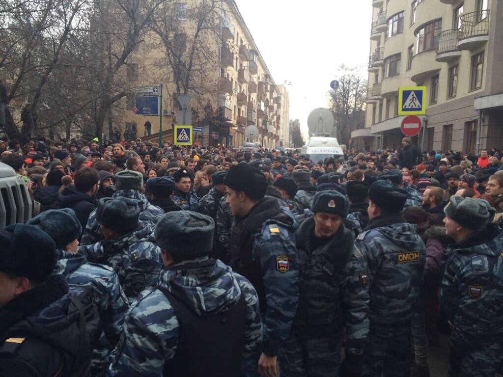 Суд по <<Болотному делу>> обернулся стихийным митингом