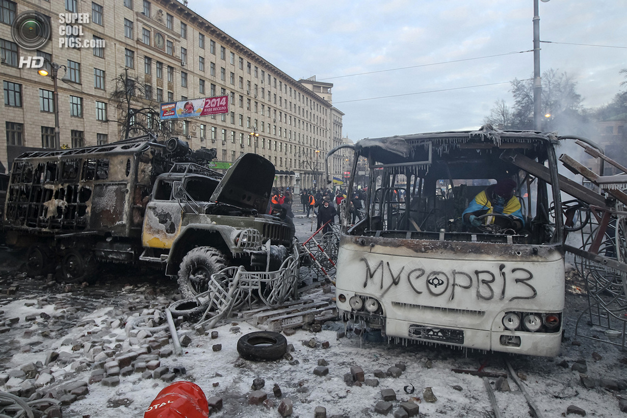 <<Правый сектор>> и майдановцы готовы освободить Грушевского, но угрожают вернуться