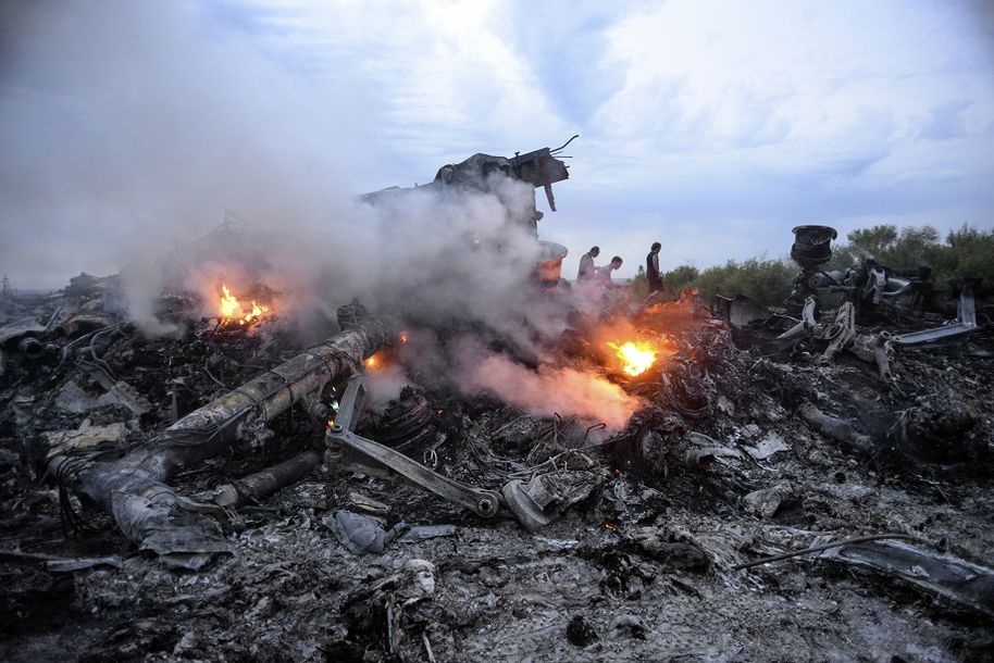 ДНР отдает <<черные ящики>> сбитого Boeing Москве. <<Прячут концы в воду>>, считает Киев