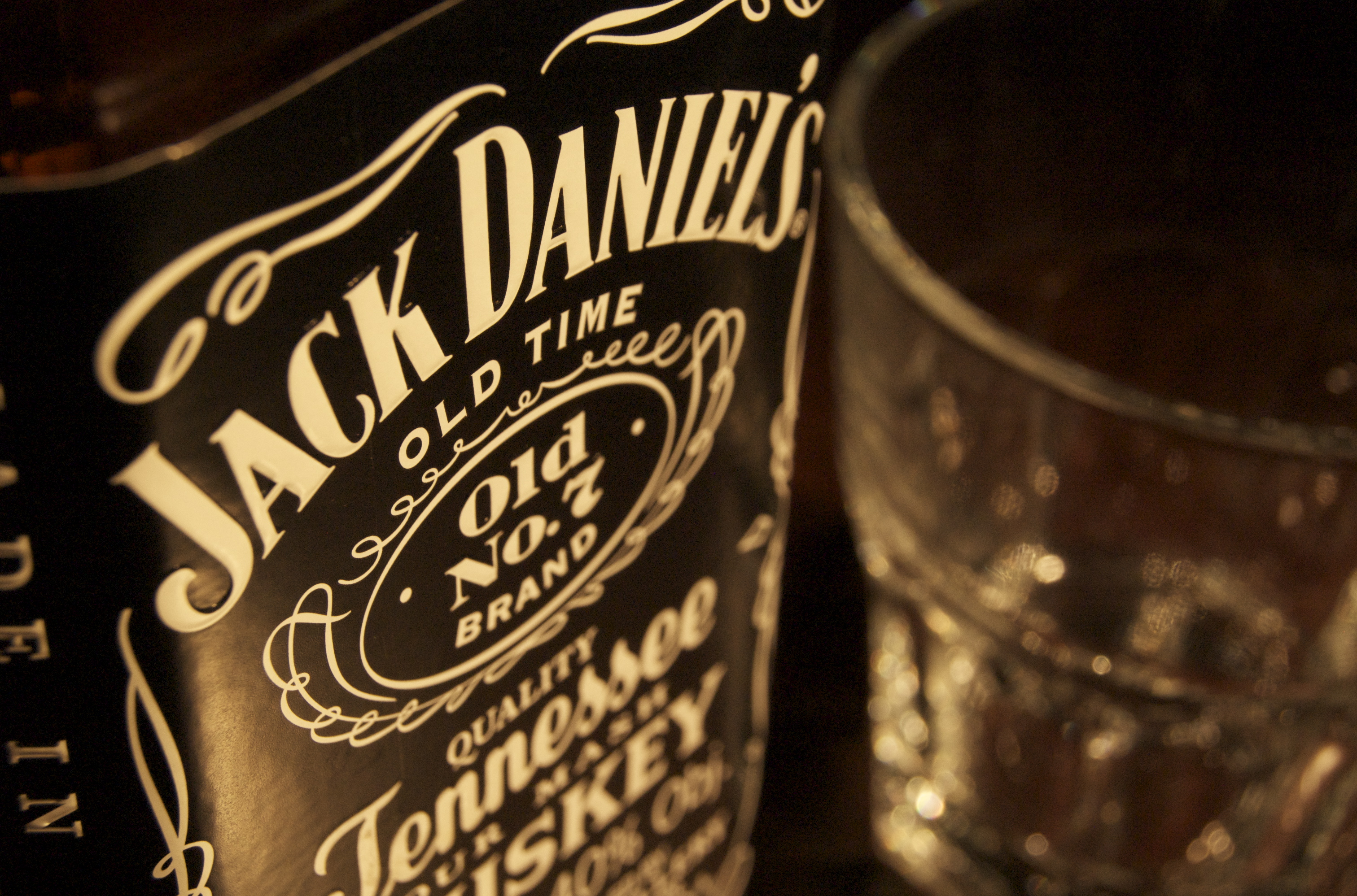 Роспотребнадзор придрался к Jack Daniel’s, обнаружив в нем <<подозрительные вещества>>