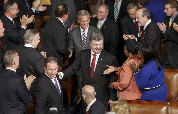 Порошенко в Конгрессе США: спасибо, помогите военно, введите больше санкций против России, ждите войны