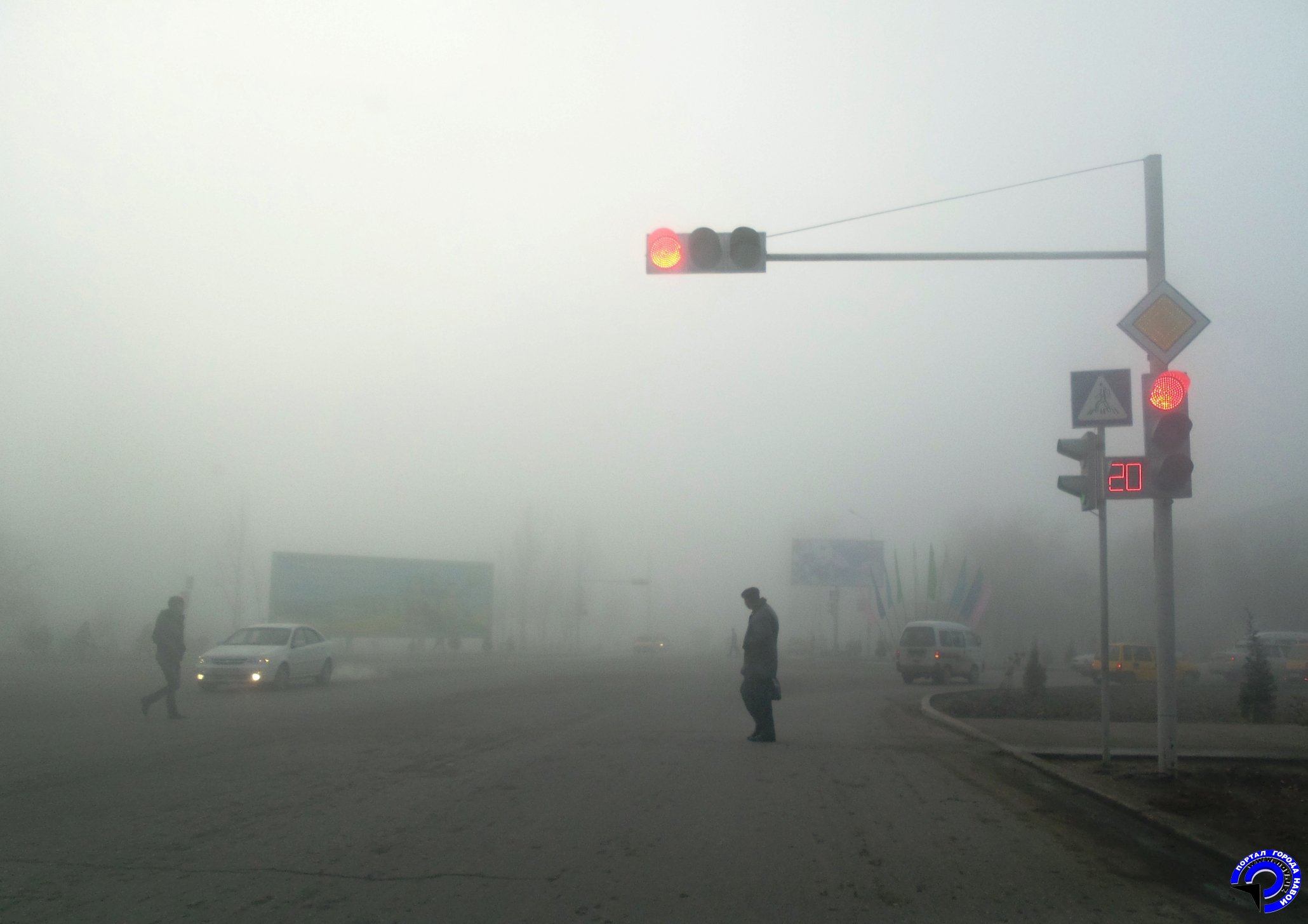 Власти молчат, МЧС ищет, сероводородом еще пахнет