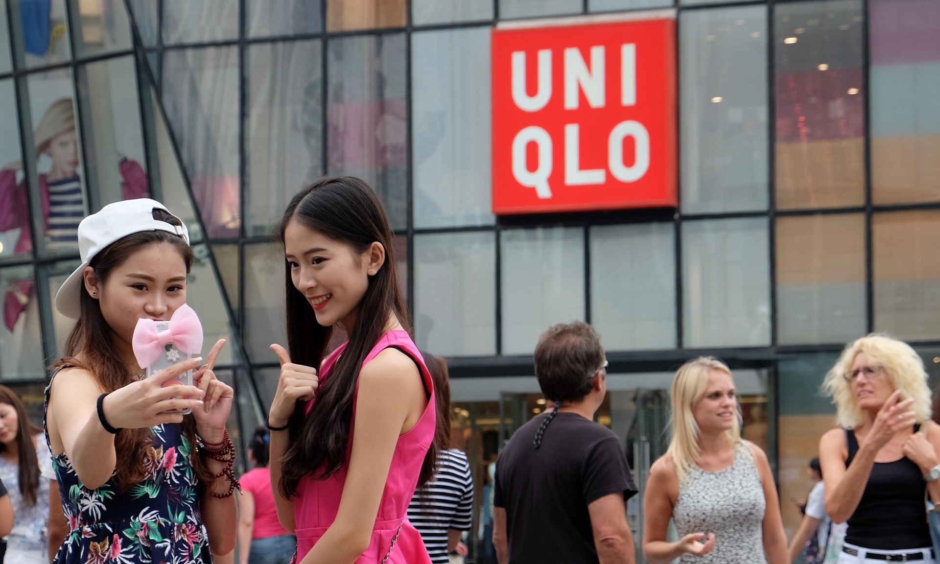 Секс-видео в китайском Uniqlo стало хитом и разозлило властей