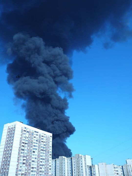 Видео: на юго-востоке Москвы очевидцы засняли гигантский пожар