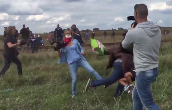 Видео: оператора венгерского ТВ уволили за пинки и подножки беженцам