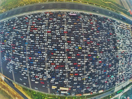 OCTOBER 06, 2015 - Beijing, China - An aerial view of cars queuing up to pass a checkpoint set recently in the direction of Beijing on the Beijing-Hong Kong-Macau Expressway at the end of National Day Holiday in Beijing, China. (Credit Image: © Whitehotpix via ZUMA Press)