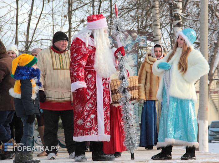 <<Противоправное поведение>>. Как новогоднее шоу с беременной Снегурочкой возмутило прокуратуру