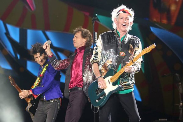 <<На маленьком плоту плачет Юрий Лоза>>. Rolling Stones дали большой концерт на Кубе