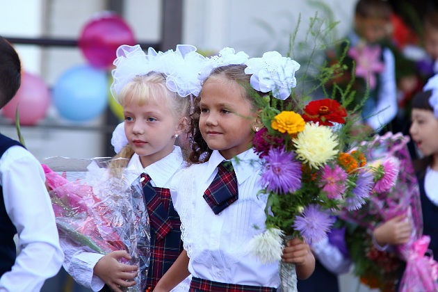 <<Угрожает жизни детей>>. Житель села снял ролик о школе, которая держится на деревянных подпорках