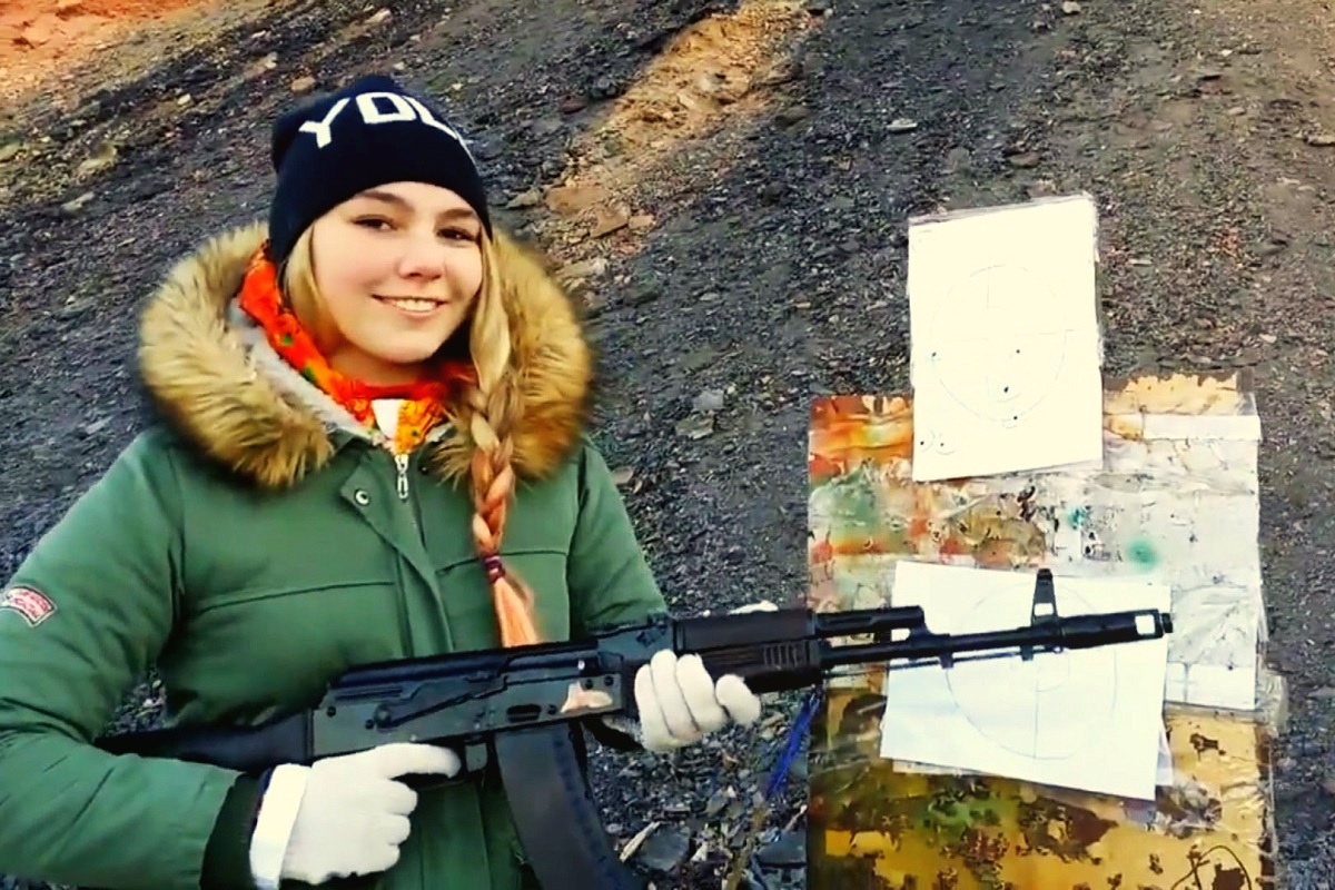 <<Знайте своё место, мальчики и девочки>>. Пауэрлифтерша Наумова раскритиковала фигуриста Плющенко и капитализм