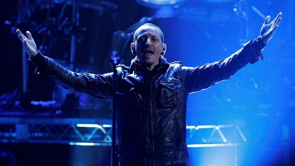 <<Мы скучаем по тебе, брат>>. Linkin Park выпустила видео в честь Честера Беннингтона и анонсировала концерт