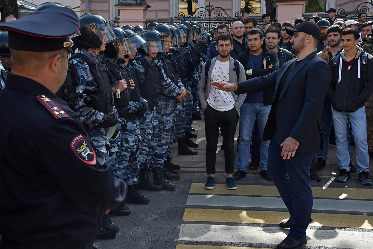 <<Полиция может быть зайками>>. Зачем мусульмане собрались у посольства Мьянмы в Москве, и как прошёл их митинг