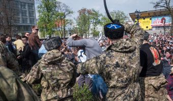 Казаки выпороли казаков, бивших нагайками людей на митинге <<Он нам не царь>>. За что ещё они стегают друг друга