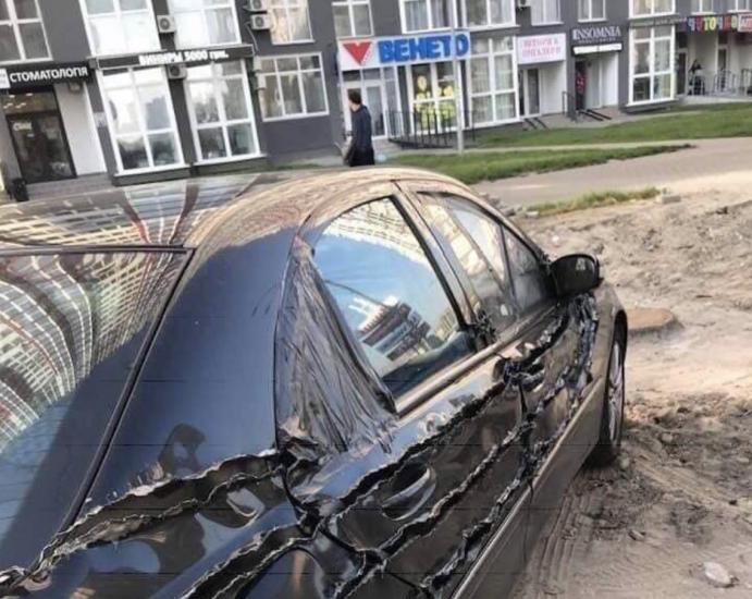 Парень пожаловался на девушку, жестоко отомстившую за измену. И люди уверены: она или росомаха, или вервольф