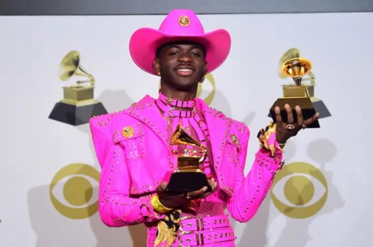 Лиззо и Lil Nas X отметили церемонию "Грэмми". Но их фэны досуг не оценили - рэперу пришлось отвечать за двоих