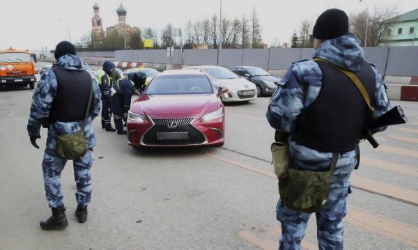 Пропускной режим заработал в Москве и Подмосковье. И пробки теперь даже в метро