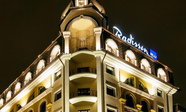 Отель Radisson угрожал постояльцу статьёй за фото в трусах. Для компании он оказался "недостаточно секси"