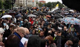 В Москве и Санкт-Петербурге проходят митинги против поправок в Конституцию. Начались первые задержания