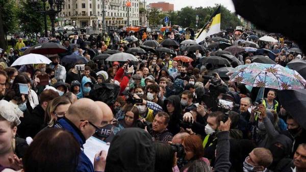 В Москве и Санкт-Петербурге проходят митинги против поправок в Конституцию. Начались первые задержания