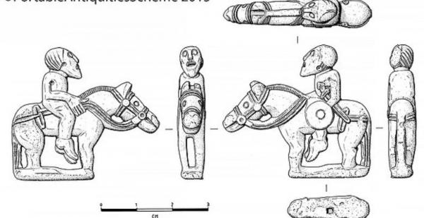 Мужчина нашёл фигурку в поле - ей 1400 лет. Аукционеры достали деньги, узнав: с её помощью захватывали земли