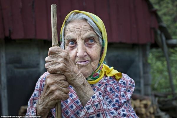 Фотограф показала последнее место в Европе, где царит матриархат. Отношение этих женщин к мужчинам удивляет