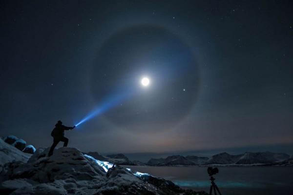 Фотограф долго смотрел на небо, выслеживая кадр мечты. Теперь в его архиве — красота целой вселенной