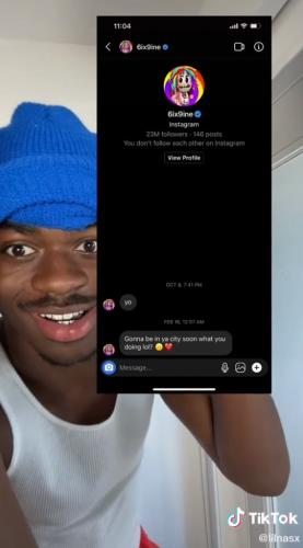 Репер 6ix9ine хотел подколоть Lil Nas X, но тот кинул ответочку. Да так, что к обидчику появились вопросики