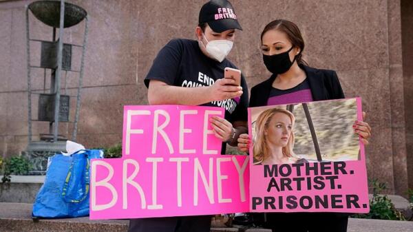 Фанат Бритни Спирс заказал 10 тысяч футболок c надписью #FreeBritney, но их сделали с ошибкой