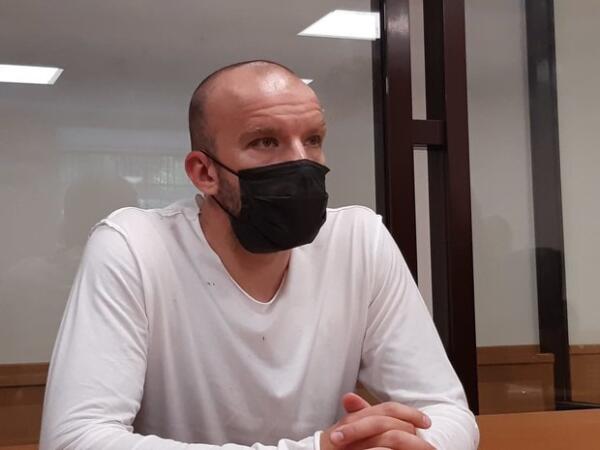 Основатель пирамиды "Финико" Доронин арестован на 2 месяца, в суд он приехал с синяком