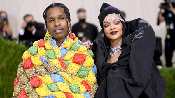 Внучка случайно увидела на рэпере A$AP Rocky одеяло своей прабабушки. Вместо Gucci - привет из детства